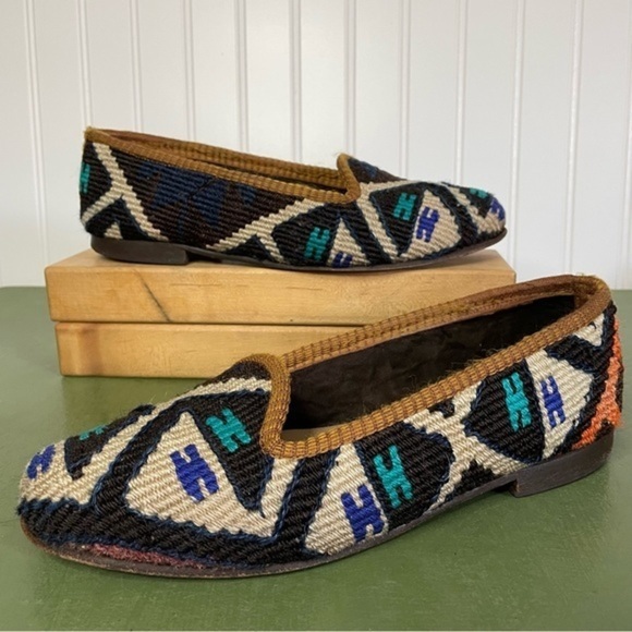 Res Ipsa Kilim Hand Woven Slip on Shoes/Loafers - Picture 2 of 9